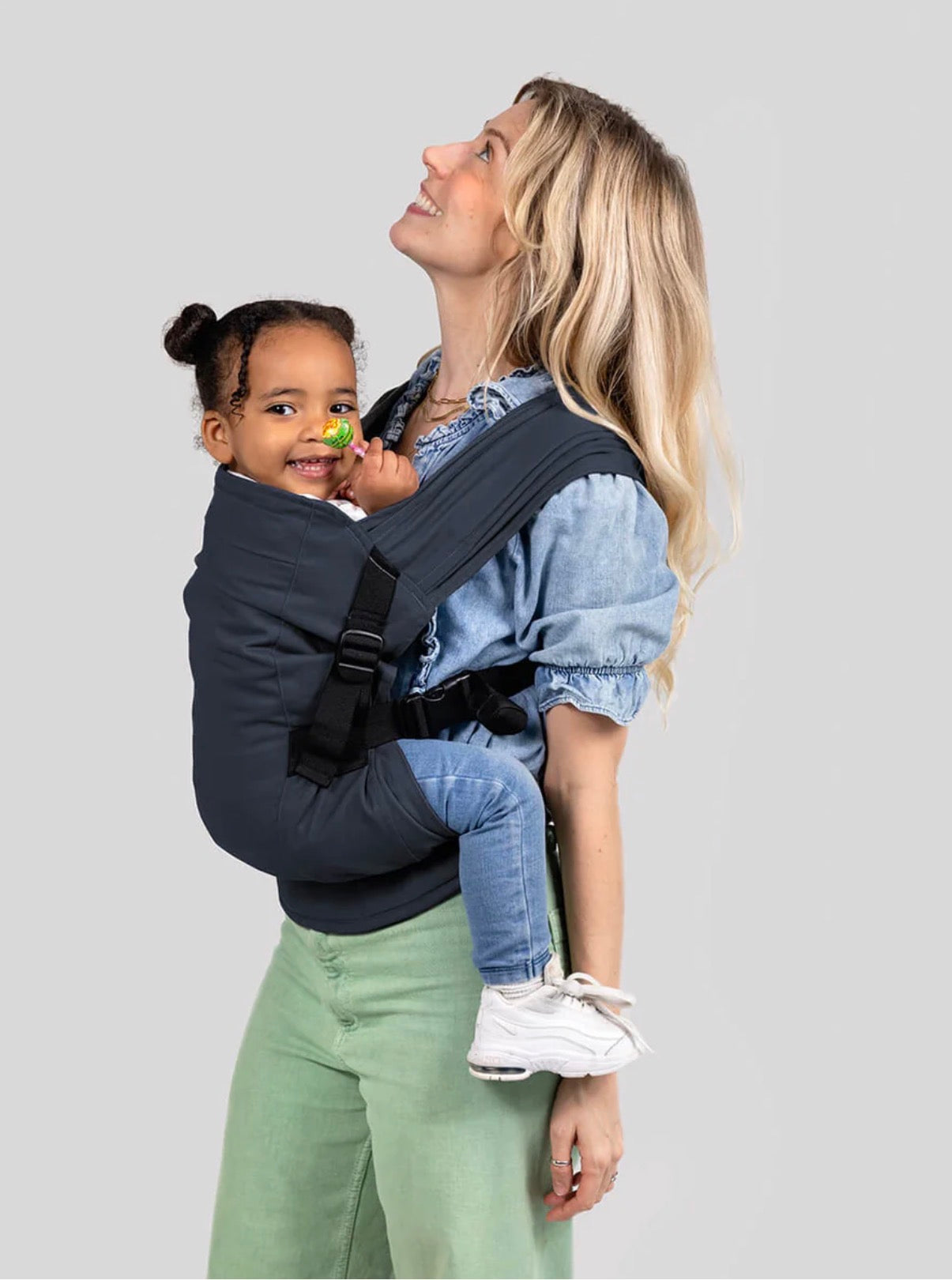 Izmi Adventure Toddler Carrier – Simply Safe Car Seats